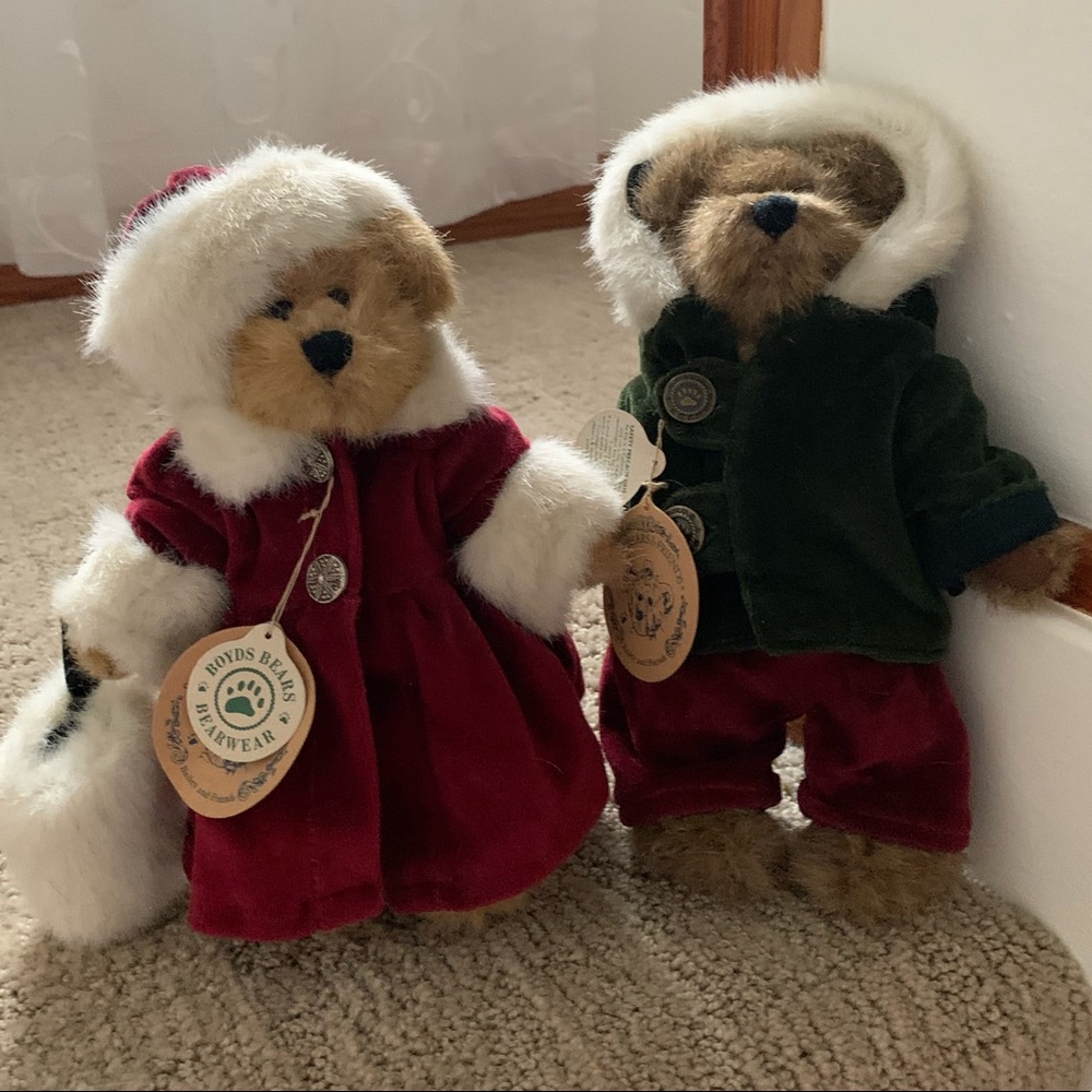 Boyds Bears Bailey and Matthew dressed for the Holidays